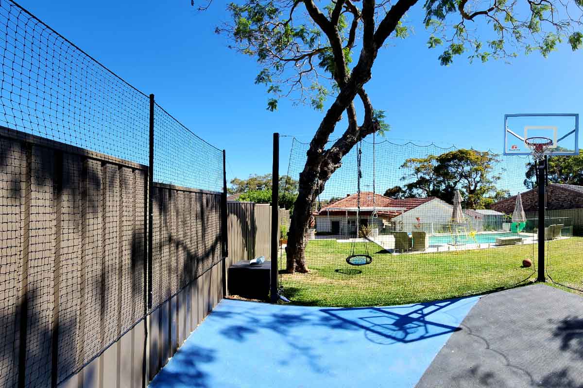 3m Fence Mounted Support Post – Quatra Sports
